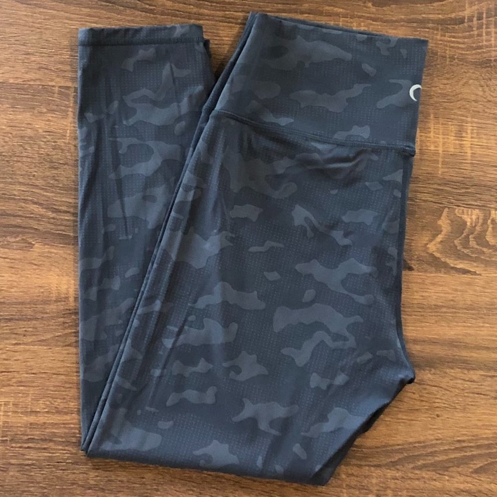 Zyia Active Gray Battleship Camo Luxe High Rise 7/8